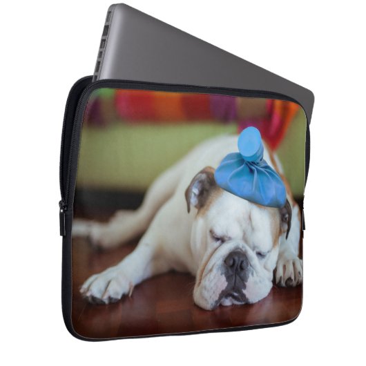 Kranker junger Welpe Getty Bild-| Laptopschutzhülle (Vorne Rechts)