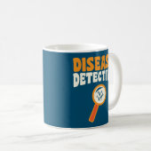 Krankheitsdetektiv - Funny Epidemiologe Kaffeetasse (VorderseiteRechts)