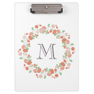 Kranz-Monogramm aus Korallenrosen Klemmbrett