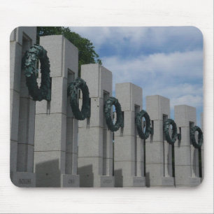Kränze am World War II Memorial I Mousepad