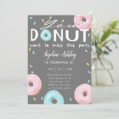 Krapfen-Fräulein This Party Birthday Einladung (Stehend Vorderseite)