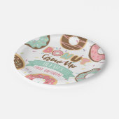 Krapfen wachsen den kundengerechten Pappteller - (Schrägansicht)