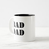 Krasser Vater Schwarzweiß moderne Typografie cool Zweifarbige Tasse (Vorderseite Links)