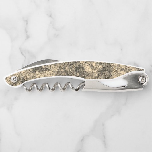 Kratzer auf einem leicht gepunkteten Khaki Kellnermesser (Rückseite)