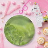 Kräuselnfarn-Blätter, Grün, verwischte Hintergrund Pappteller (Party)