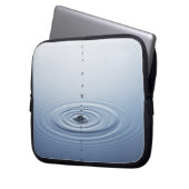 Kräuselung auf Wasser Laptopschutzhülle (Vorderseite Links)