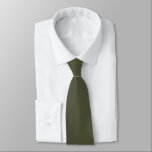 Kräutergrüne Tea-Blätter Mitte des Jahrhunderts, s Krawatte<br><div class="desc">Neck Tie Business Anzug und lässiges Bekleidungszubehör mit Herbal Green Tea Blätter Classic 1950er Jahre 1960er 1970er Jahre Vintages Solid Color Design von TheFabricSeal Print on Demand Shop unter Zazzle.com #ZazzleMade https://www.zazzle.com/store/thefabricseal mit den Initialen F S für unsere Laden Sie Siegel auf der unteren Rückseite ein, das Sie leicht mit...</div>