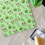 Kräutern in Bienen Rosa Grüne Monogramm Geschirrtuch<br><div class="desc">Küchengeschirrtuch mit Kräutern und Bienenmuster. Fügen Sie ein Monogramm zuerst in staubfarbenem Rosa über einem hellgrünen Hintergrund hinzu. Das Design umfasst heilende und geschmackvolle Kräuter wie Pfeil, Thymian, Basilikum und rotes Klee. Kleine Hummeln fliegen zu jedem der Botanicals im Design. Das Design ist vertikal platziert und eignet sich hervorragend zum...</div>