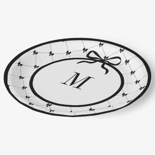 Krawatte a Bow 9" Mit Monogramm Platte Pappteller (Schrägansicht)