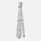 Krawatte aus Marmorstein (Vorderseite)