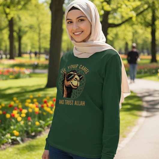 Krawatte dein Kamel und vertraue Allah T-Shirt