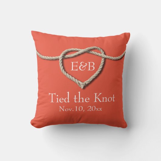 Krawatte der Knot Coral Burlap Wedding Kissen (Vorderseite)