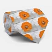 Krawatte der weißen Daffodien (Gerollt)