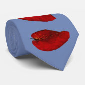 Krawatte, die das Rot-Blätter-Fallen zeigt Krawatte (Gerollt)