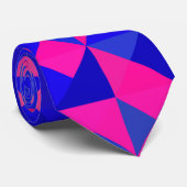 Krawatte Geometric Red Blue Triangle (Gerollt)