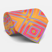 Krawatte in rosa und orangefarbenem Muster (Gerollt)