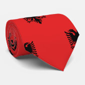 Krawatte mit der Flagge Albaniens (Gerollt)