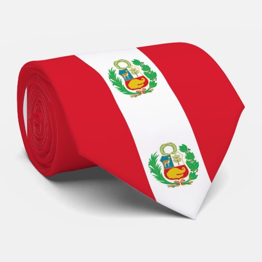 Krawatte mit Flagge Perus (Gerollt)