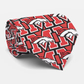 Krawatte mit rotem Hintergrund (Gerollt)