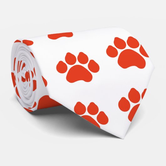 Krawatte mit rotem Pflaster (Gerollt)