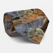Krawatte mit zwei seltsamen Eidechsen (Gerollt)
