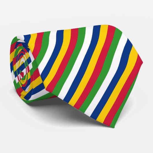 Krawatte rot, gelb, grün, weiß und blau gestreift (Gerollt)