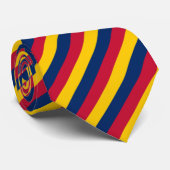 Krawatte rot, gelb und blau gestreift (Gerollt)