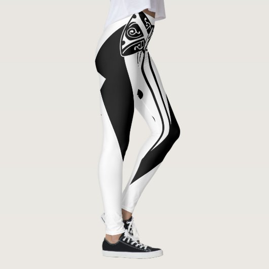 Krawatte und Tux Leggings (Rechts)