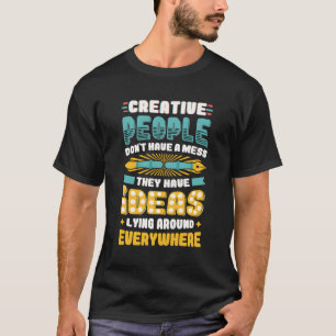 Kreative Menschen, die überall um Kreativität heru T-Shirt