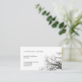 Kreative Schwarz-weiße Geschäftskarte der Visitenkarte (Stehend Vorderseite)