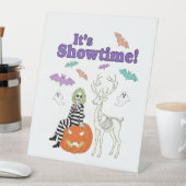 kreatives Halloween Themed Sockelschild (In Situ)