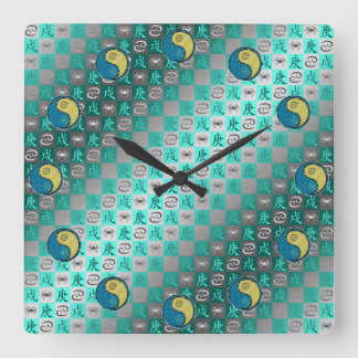Krebs & Metallhund Quadratische Wanduhr