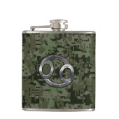 Krebs-Zodiac-Zeichen auf Olive Green Digital-Camou Flachmann (Vorderseite)