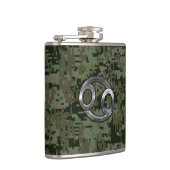 Krebs-Zodiac-Zeichen auf Olive Green Digital-Camou Flachmann (Rechts)