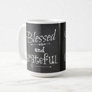 Kreidetafel-Typografie Gesegnet und Dankbar Kaffeetasse