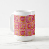 Kreis in einer quadratischen Oma-Quadrat-Tasse Kaffeetasse (Vorderseite Links)