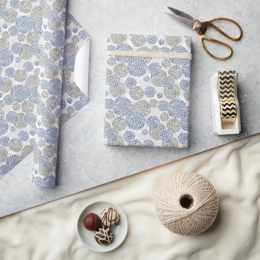 Kreise mit grauem und blauem Leopardendruck Geschenkpapier (Kunsthandwerk)