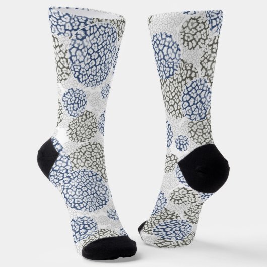 Kreise mit grauem und blauem Leopardendruck Socken (Gewinkelt)