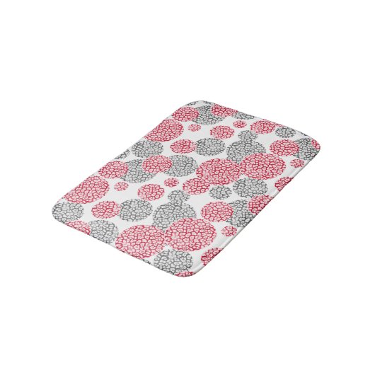 Kreise mit grauem und rotem Leopardenprint Badematte (Schrägansicht)
