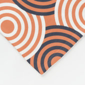 Kreise Orangefarbenes weißes Minimalmuster Fleecedecke (Ecke)