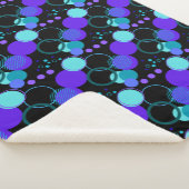 Kreise und Rundformen Muster in Schwarz Sherpadecke (3/4)