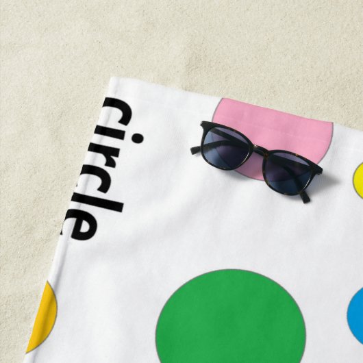 Kreislaufmuster auf Weiß Strandtuch (Beispiel)