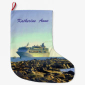 Kreuzfahrt-Schiff, welches die Anlegestellen Großer Weihnachtsstrumpf (Vorderseite)