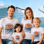 Kreuzfahrt zur Alaska Custom Family Matching Group T-Shirt<br><div class="desc">Set segeln mit dem T - Shirt "Kreuzfahrt zu Alaska Custom Family Matching",  personalisiert mit Ihrem Familiennamen oder Ihrer Gruppe,  was eine bleibende Erinnerung an Ihren Alaskan Flucht schafft. Ideal für das Gedenken an gepflegte Erinnerungen inmitten der atemberaubenden Landschaft Alaskas.</div>