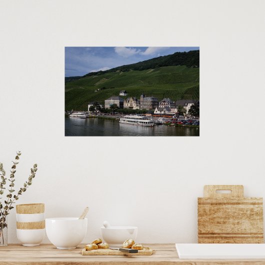 Kreuzfahrtschiff auf der Mosel, Bernkastel Kues, G Poster (Küche)