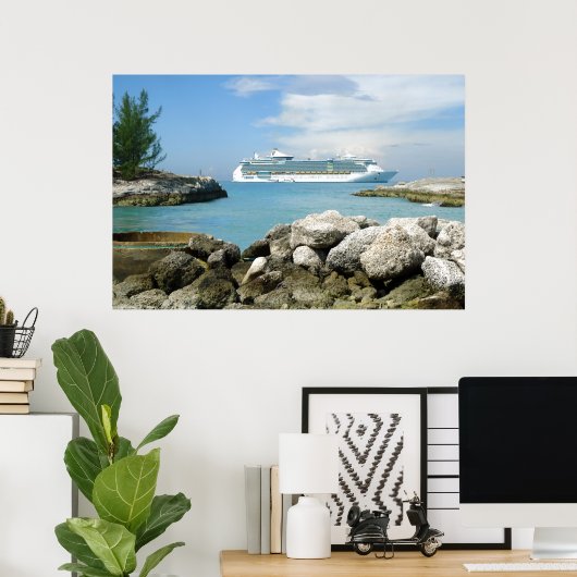 Kreuzfahrtschiff bei CocoCay Poster (Heimbüro)