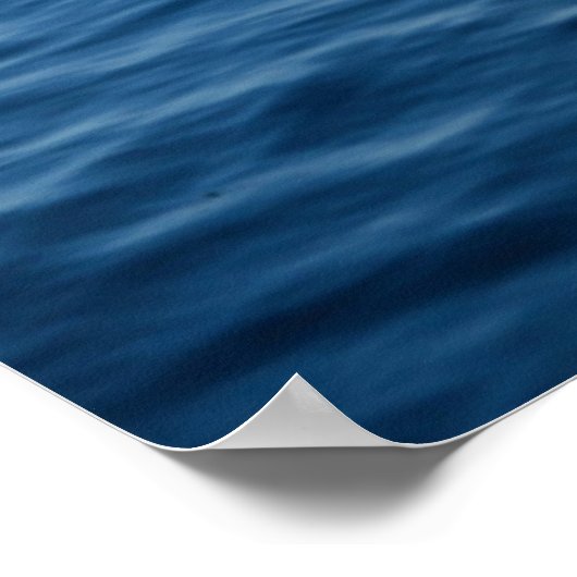 Kreuzfahrtschiff der Berühmtheit, das ins Meer seg Poster (Ecke)