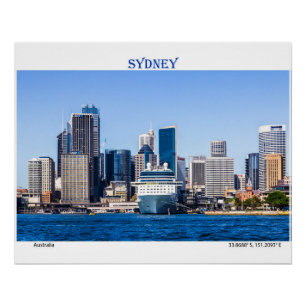 Kreuzfahrtschiff im Hafen von Sydney Poster