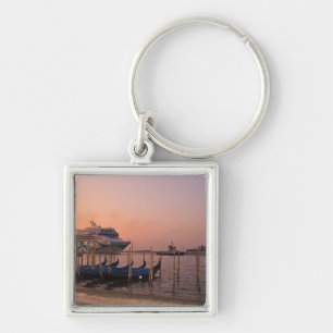Kreuzfahrtschiff und Gondeln nahe dem Grand Canal, Schlüsselanhänger