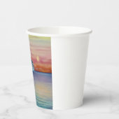 Kreuzfahrtschiffe bieten einen luxuriösen und aufr pappbecher (Links)